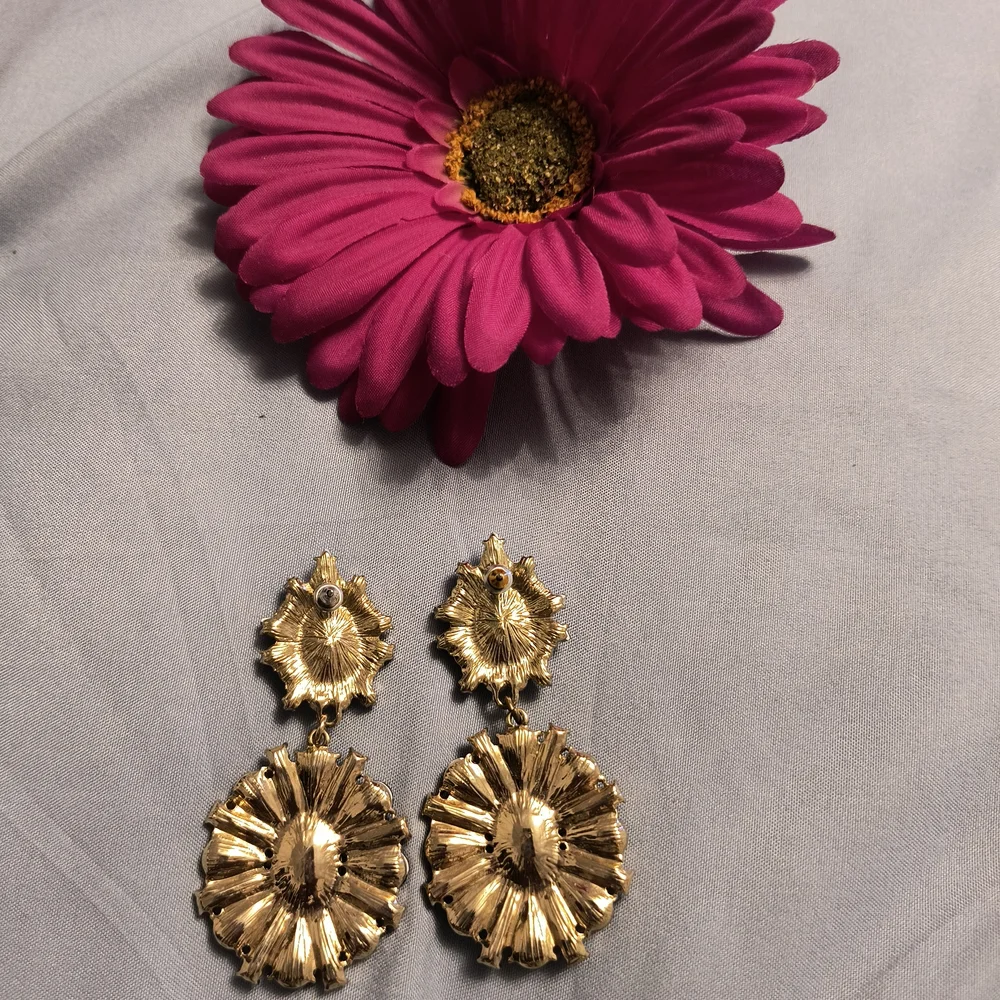 Elegant Multicolor Gemstone Earrings - Picture 2 of 2